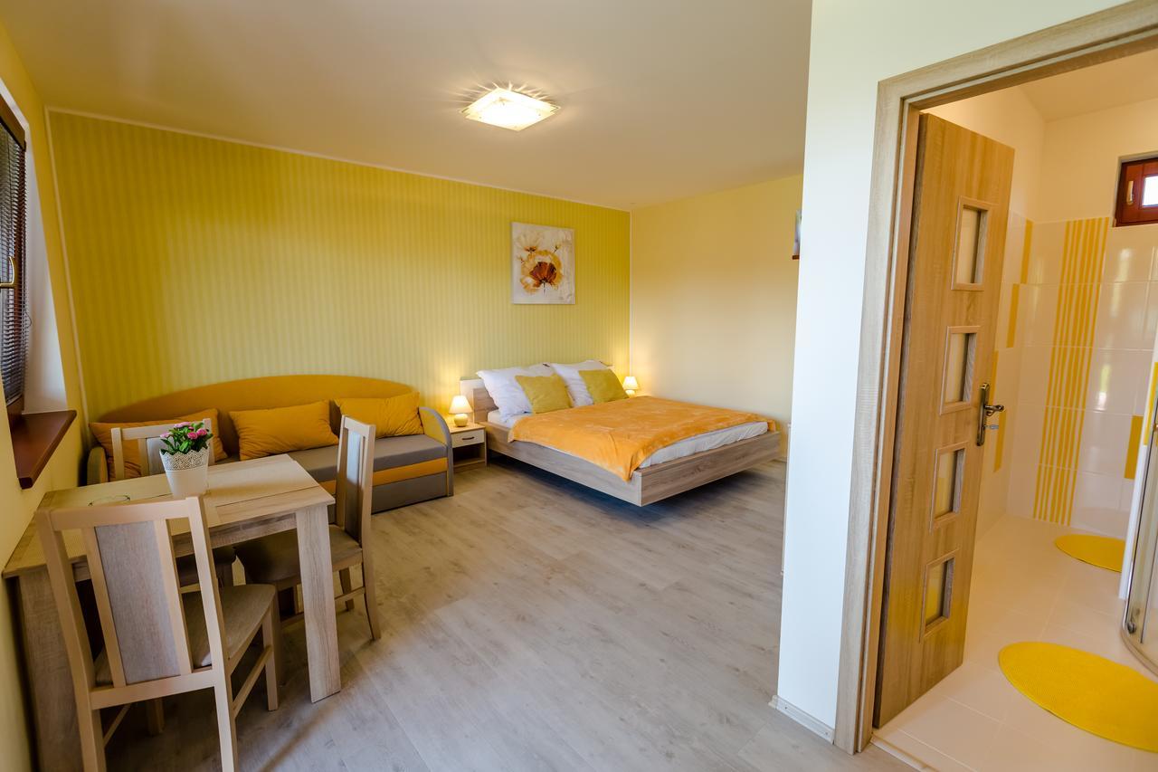 Apartman Levandula Apartment Veľký Meder Bagian luar foto