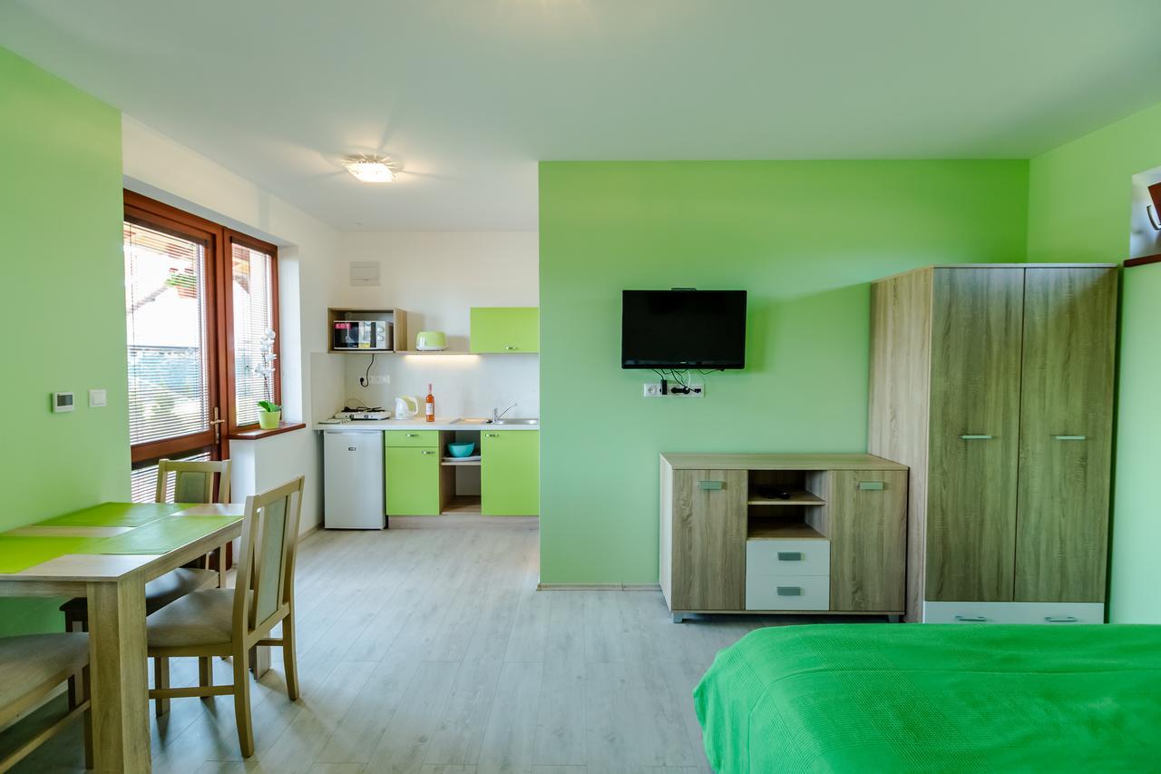 Apartman Levandula Apartment Veľký Meder Bagian luar foto