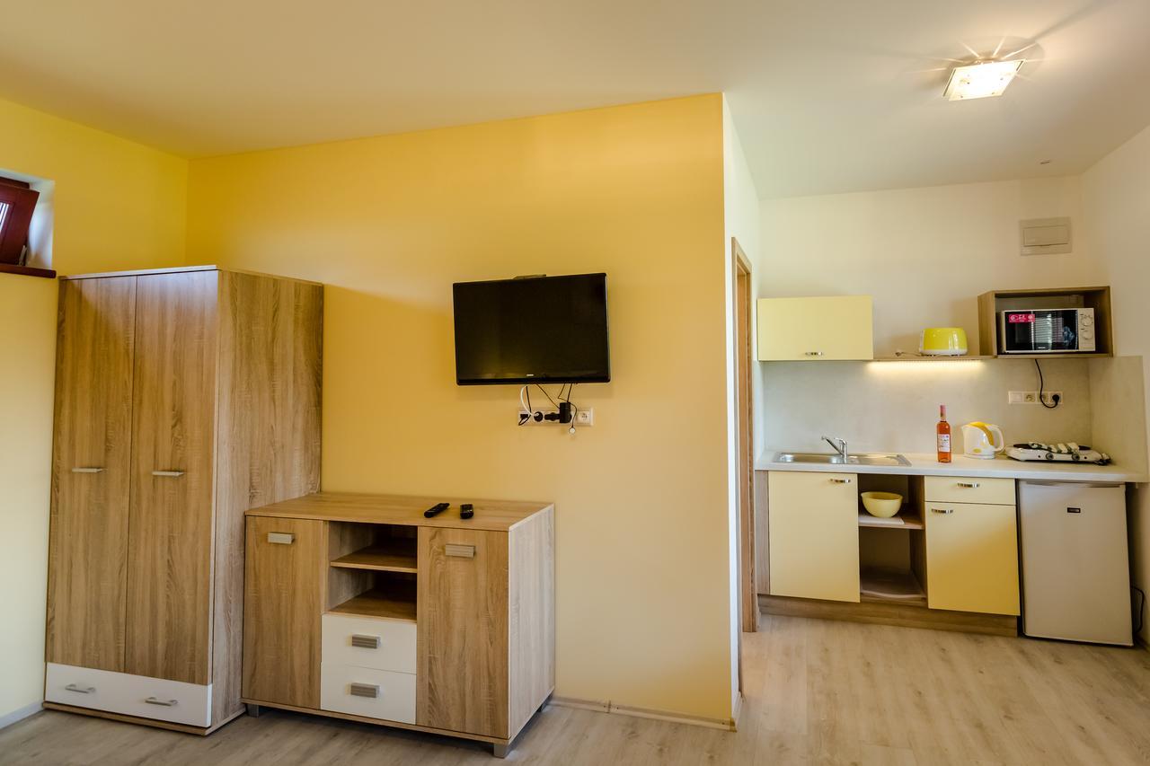 Apartman Levandula Apartment Veľký Meder Bagian luar foto