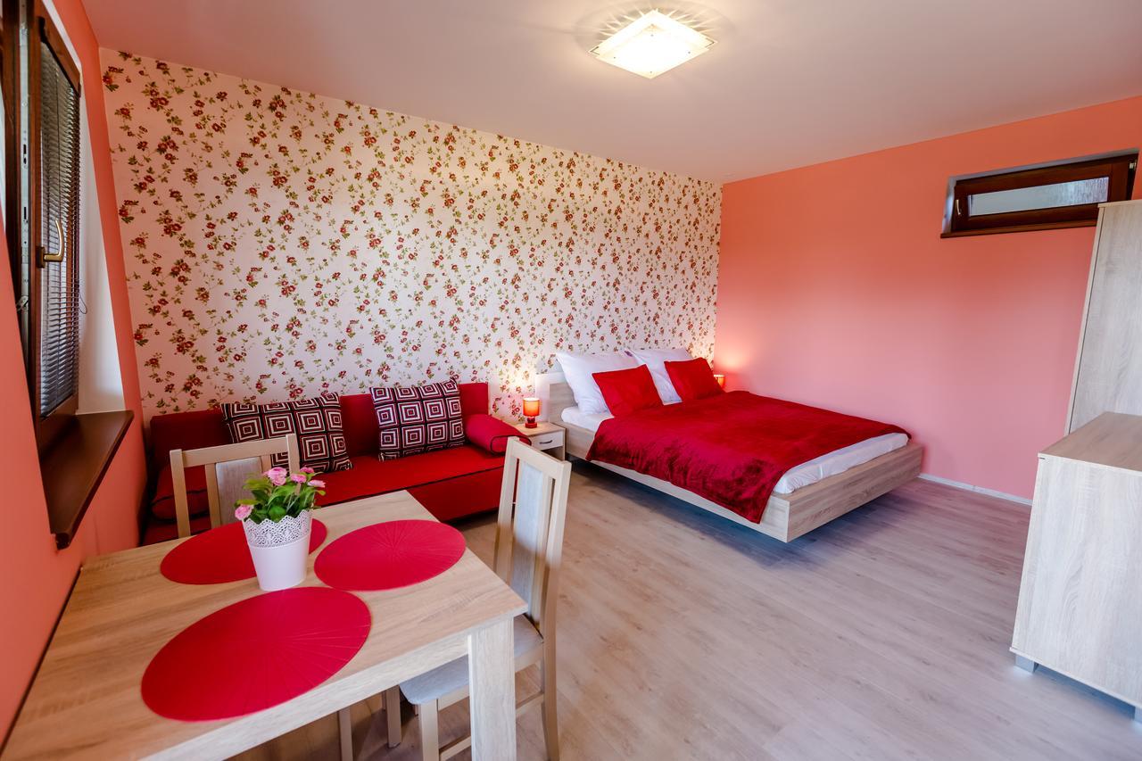 Apartman Levandula Apartment Veľký Meder Bagian luar foto